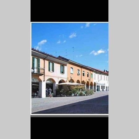 Green Appartamenti I Portici Nel Centro Storico Melzo Exterior photo